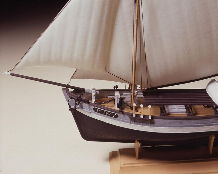 MRB LE MODELE REDUIT DE BATEAU N° 431 - Merlutier de Cantabrique de MRB LE MODELE REDUIT DE BATEAU N° 431 - Merlutier de Cantabrique de